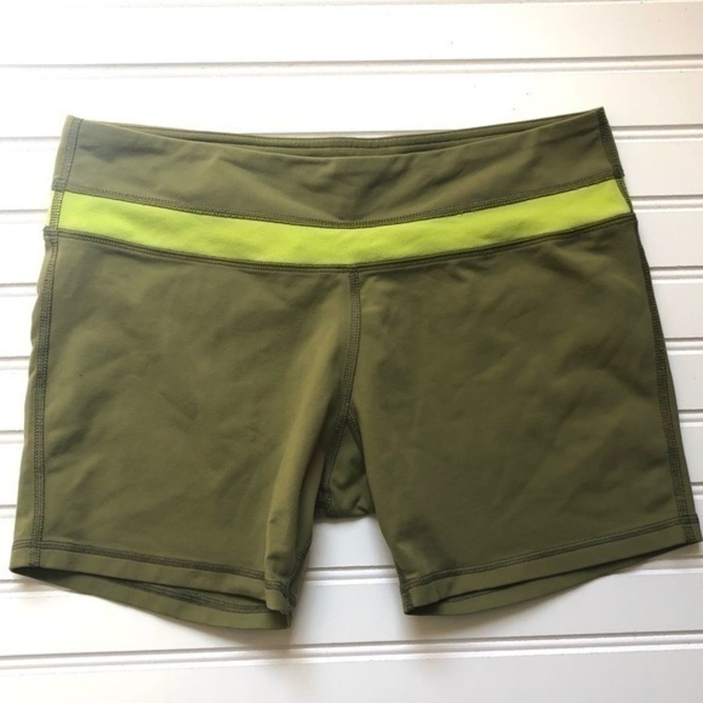 Lululemon shorts different sizes colors​​ - Picture 15 of 16